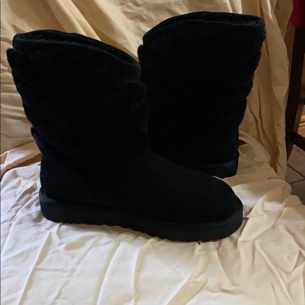 Ugg’s black fur 1/2 boot